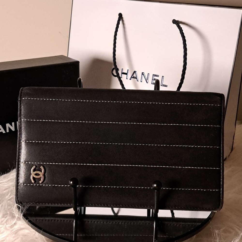 Chanel Mademoiselle Wallet in Good Condition - Picture 4 of 17
